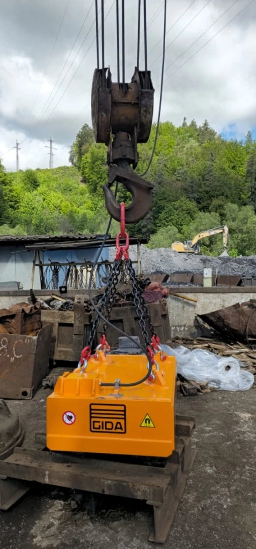 Elektrický magnet s nosnosťou 6000 kg